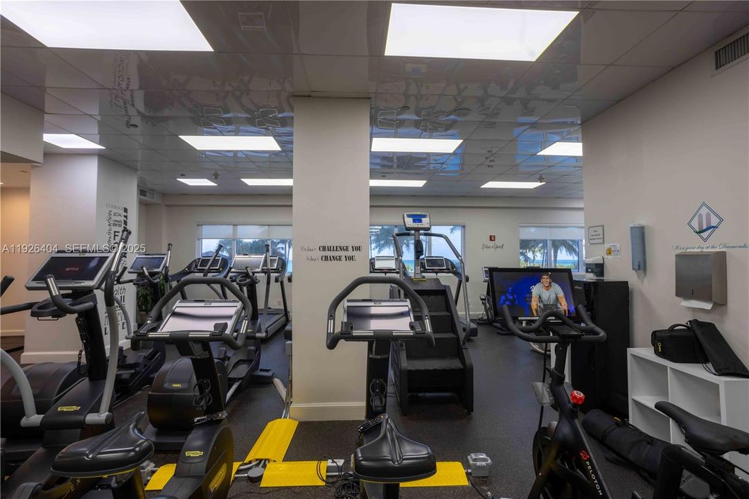 出租: $7,500 (2 贝兹, 2 浴室, 1550 平方英尺)