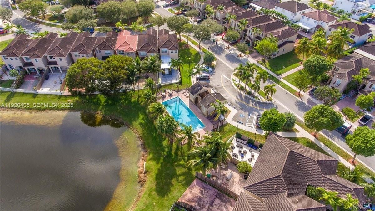 На продажу: $565,000 (3 спален, 2 ванн, 1784 Квадратных фут)