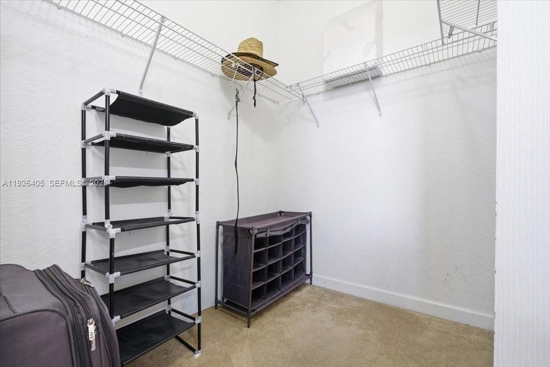 На продажу: $565,000 (3 спален, 2 ванн, 1784 Квадратных фут)