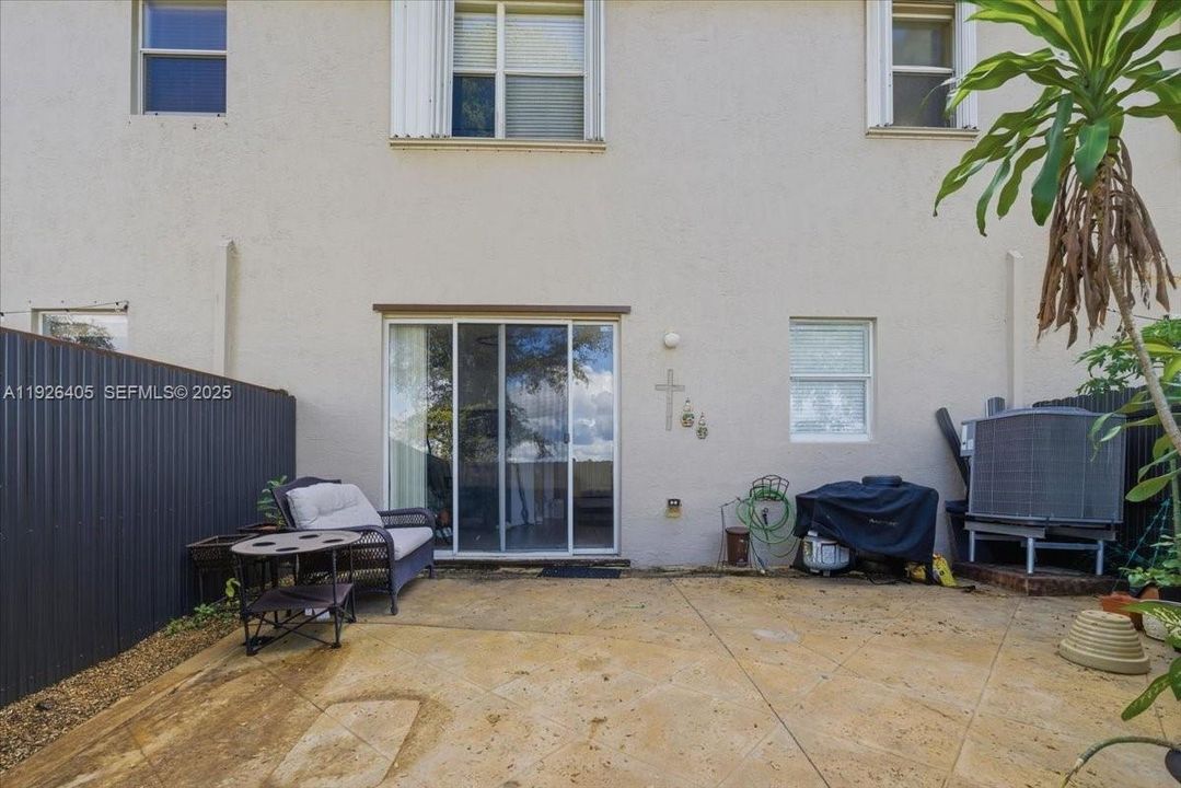 На продажу: $565,000 (3 спален, 2 ванн, 1784 Квадратных фут)