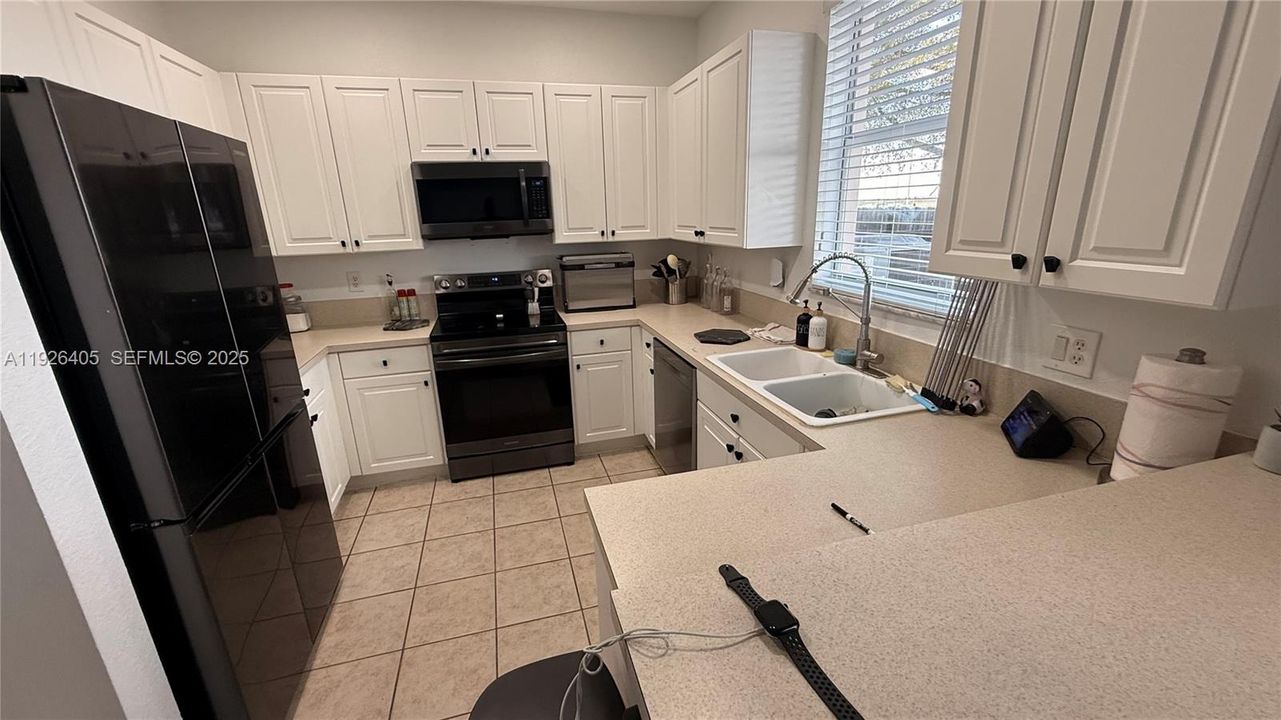 На продажу: $565,000 (3 спален, 2 ванн, 1784 Квадратных фут)