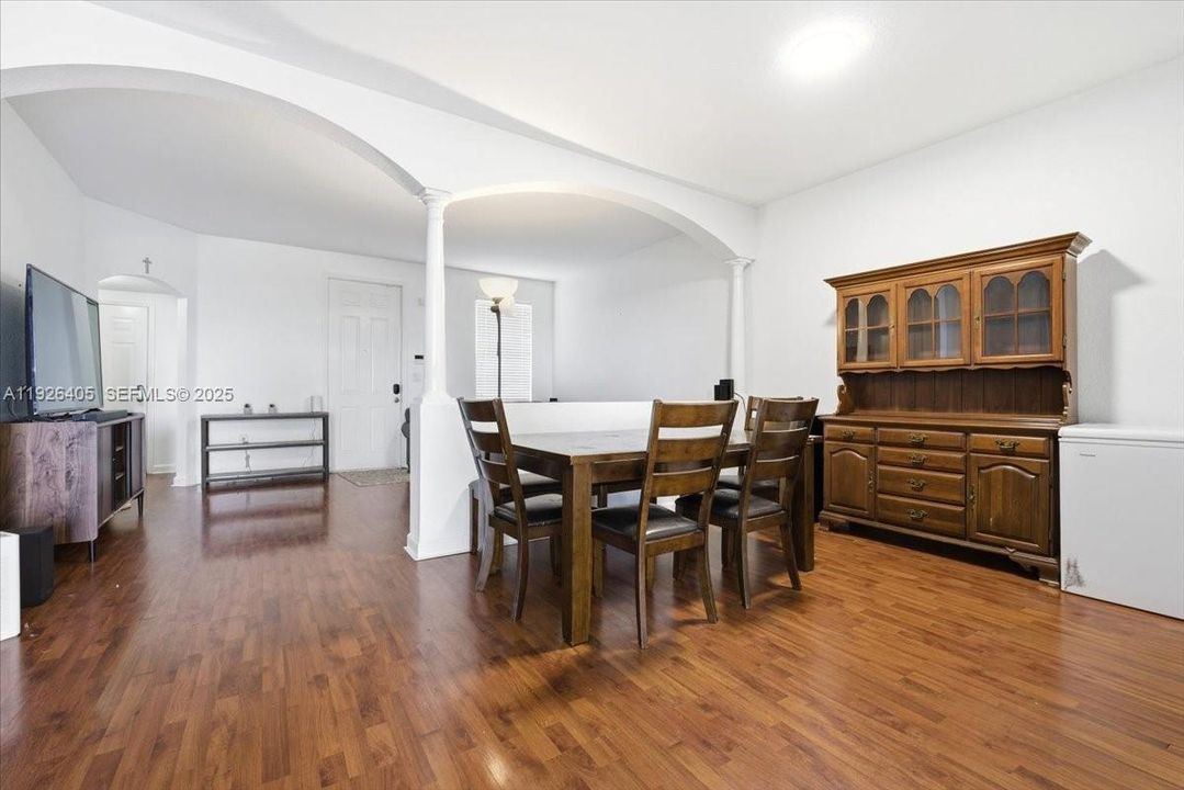 На продажу: $565,000 (3 спален, 2 ванн, 1784 Квадратных фут)