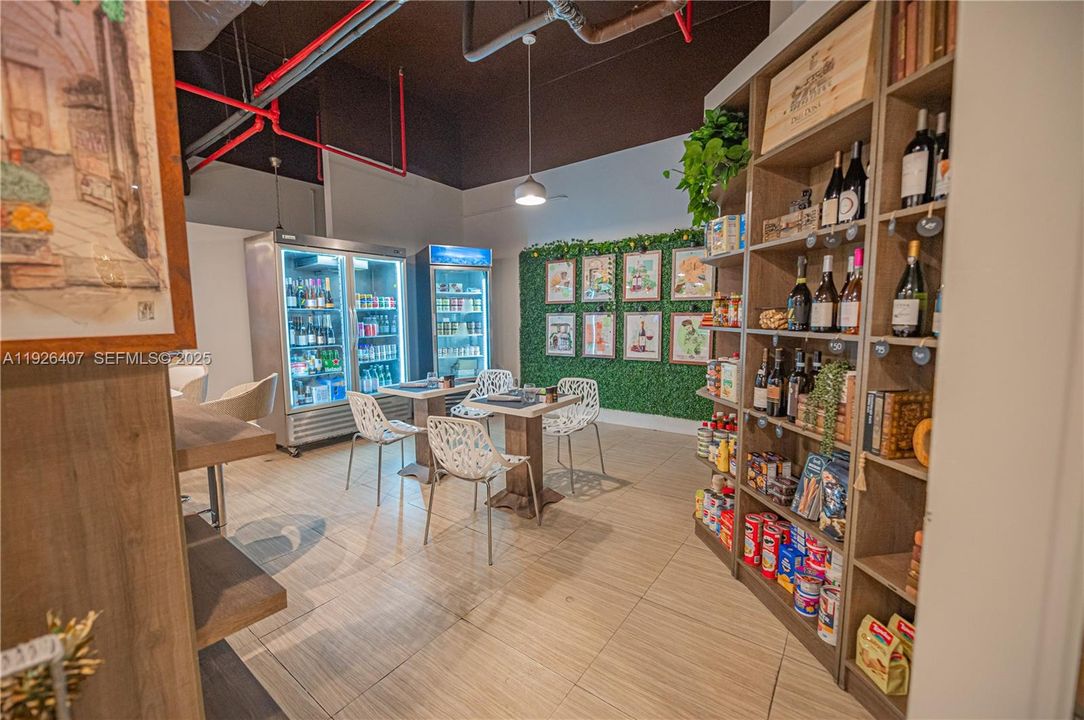 На продажу: $685,000 (1 спален, 1 ванн, 896 Квадратных фут)