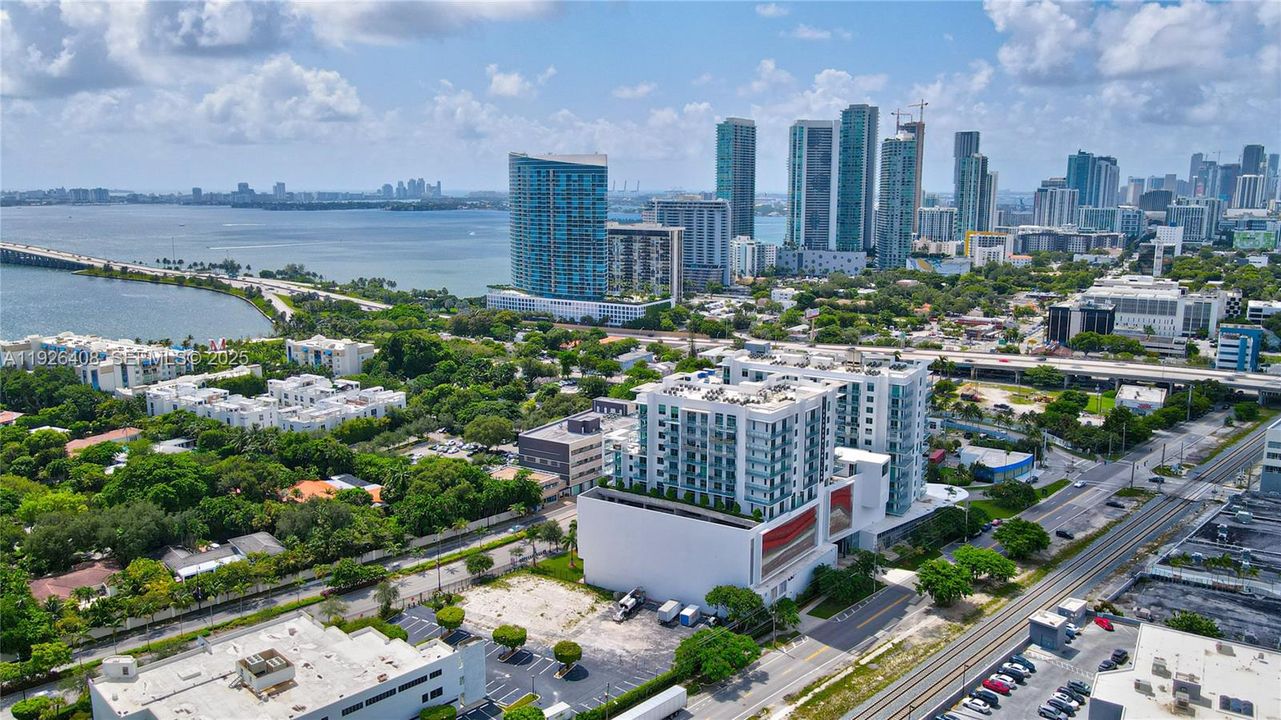 В аренду: $5,250 (2 спален, 2 ванн, 1048 Квадратных фут)