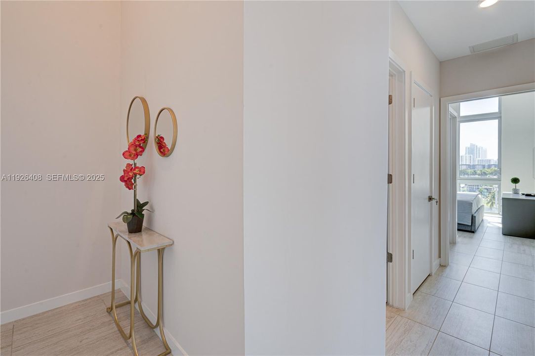 В аренду: $5,250 (2 спален, 2 ванн, 1048 Квадратных фут)