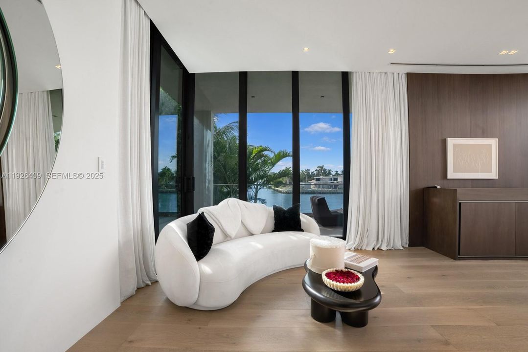 На продажу: $36,900,000 (7 спален, 9 ванн, 10632 Квадратных фут)