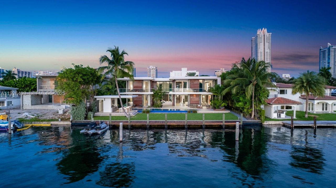 На продажу: $36,900,000 (7 спален, 9 ванн, 10632 Квадратных фут)