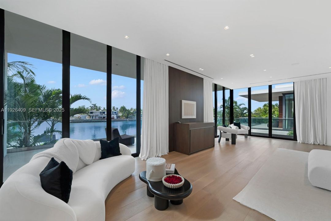 На продажу: $36,900,000 (7 спален, 9 ванн, 10632 Квадратных фут)