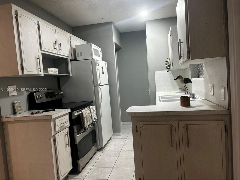 В аренду: $1,500 (1 спален, 1 ванн, 574 Квадратных фут)