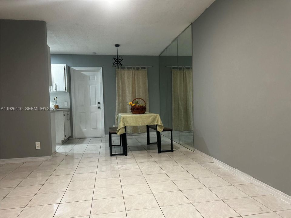 В аренду: $1,500 (1 спален, 1 ванн, 574 Квадратных фут)