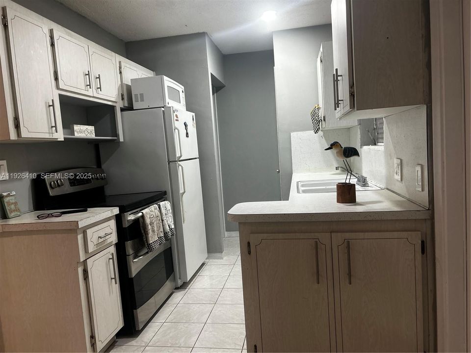 В аренду: $1,500 (1 спален, 1 ванн, 574 Квадратных фут)