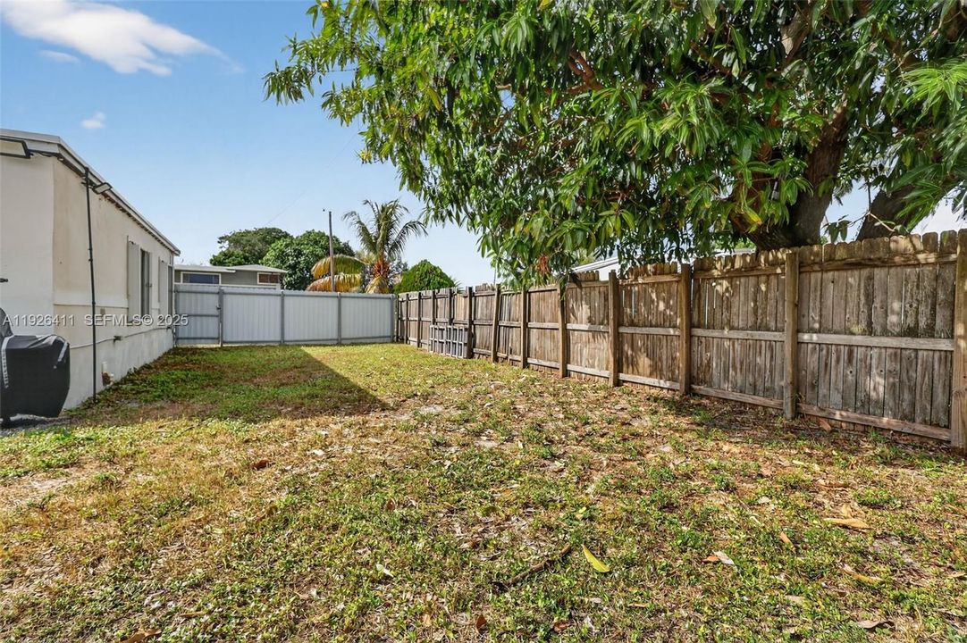 На продажу: $480,000 (2 спален, 1 ванн, 720 Квадратных фут)