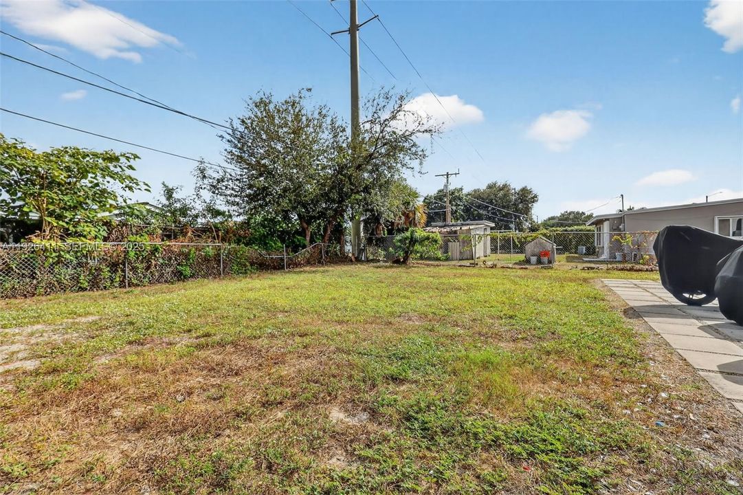 На продажу: $480,000 (2 спален, 1 ванн, 720 Квадратных фут)