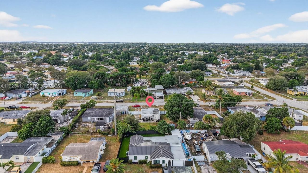 На продажу: $480,000 (2 спален, 1 ванн, 720 Квадратных фут)