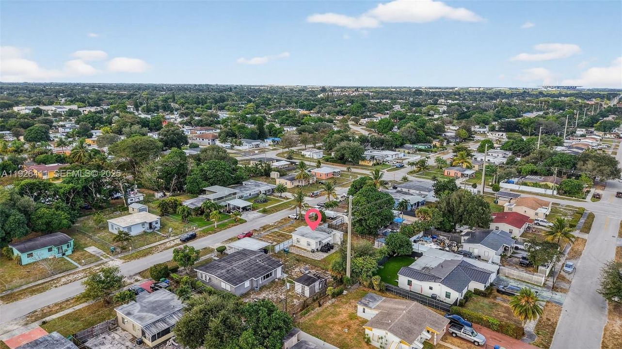 На продажу: $480,000 (2 спален, 1 ванн, 720 Квадратных фут)