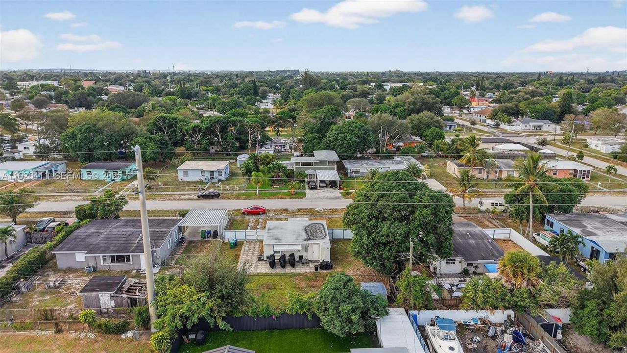 На продажу: $480,000 (2 спален, 1 ванн, 720 Квадратных фут)