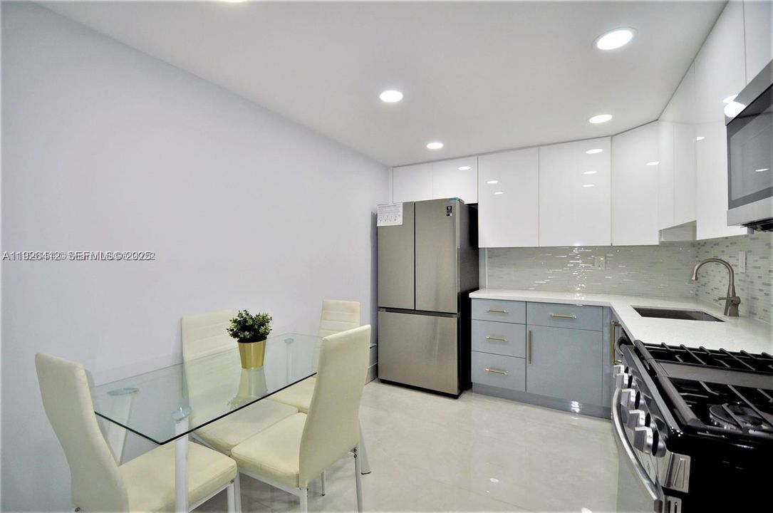 En Venta: $539,900 (2 camas, 2 baños, 1248 Pies cuadrados)