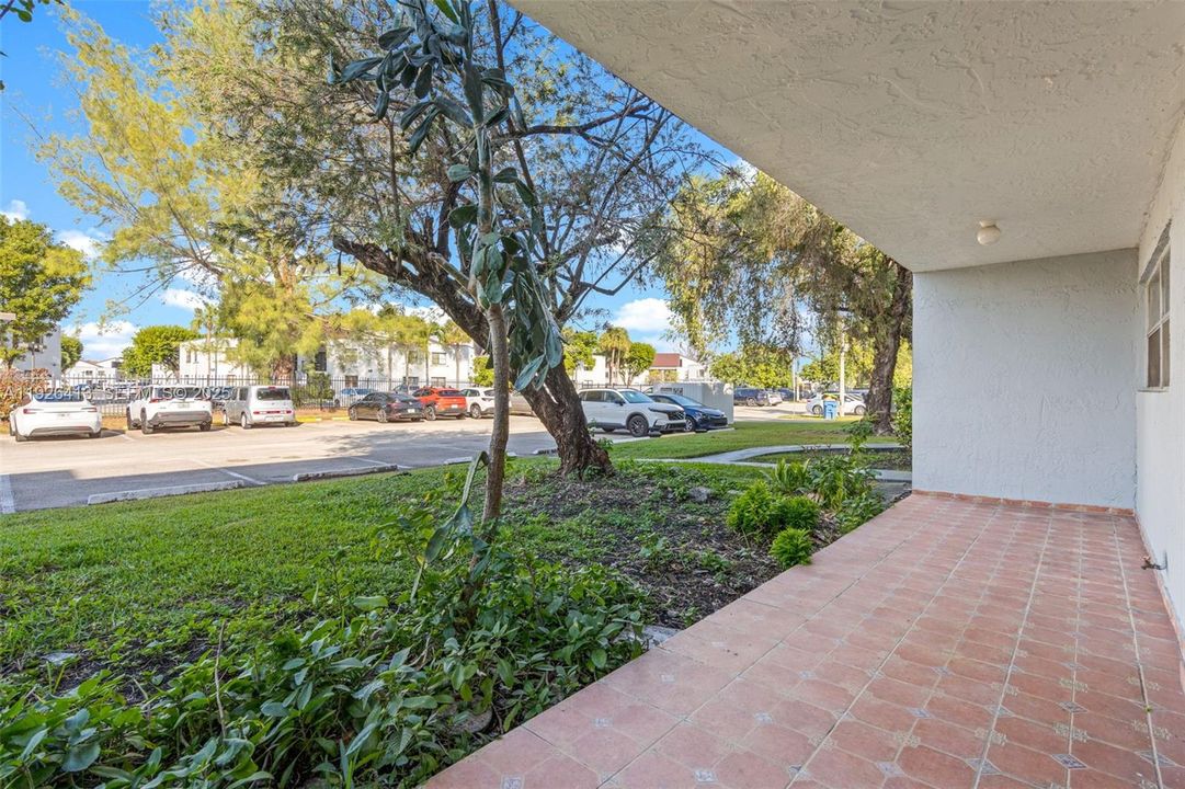 For Sale: $219,900 (1 beds, 1 baths, 1149 Square Feet)