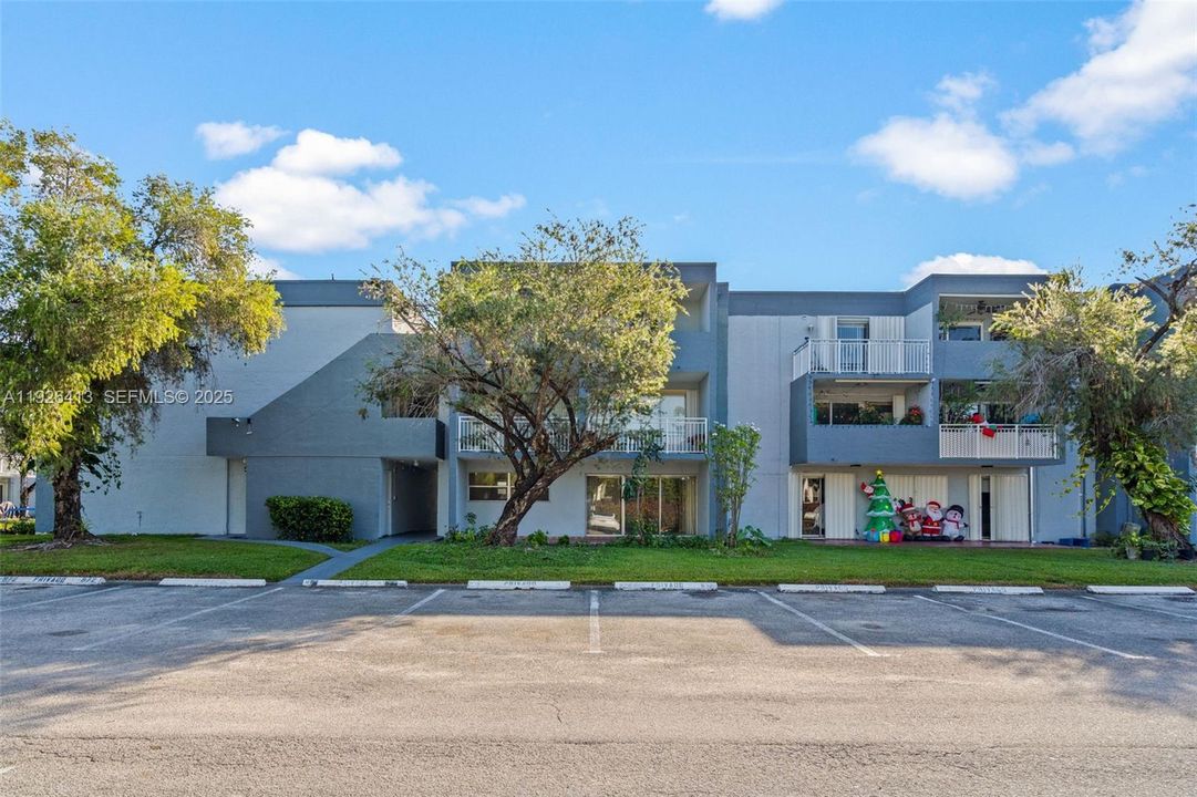 For Sale: $219,900 (1 beds, 1 baths, 1149 Square Feet)