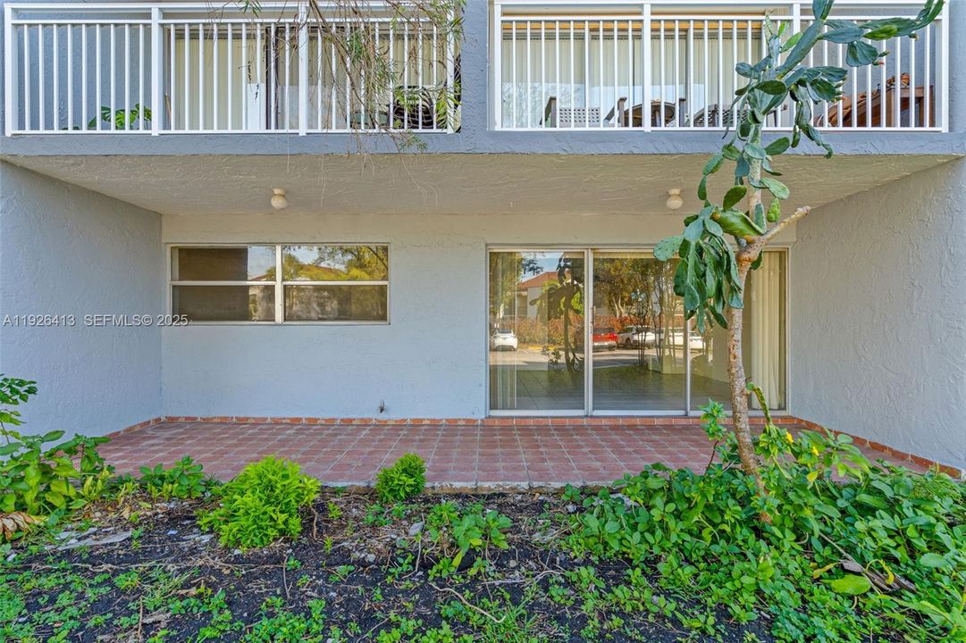 For Sale: $219,900 (1 beds, 1 baths, 1149 Square Feet)