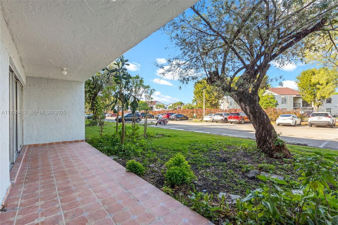 For Sale: $219,900 (1 beds, 1 baths, 1149 Square Feet)