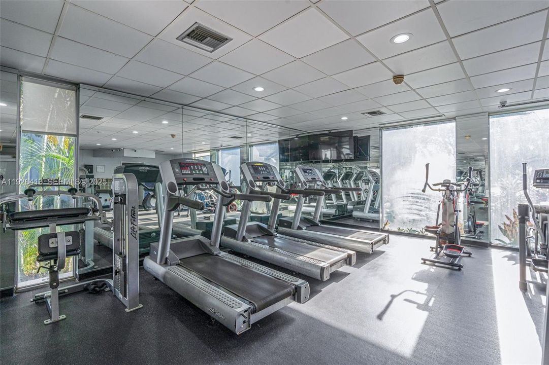 For Sale: $219,900 (1 beds, 1 baths, 1149 Square Feet)