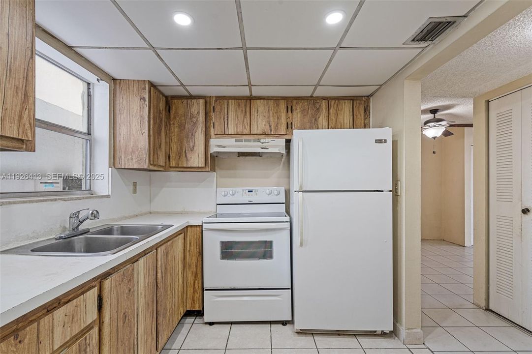 For Sale: $219,900 (1 beds, 1 baths, 1149 Square Feet)