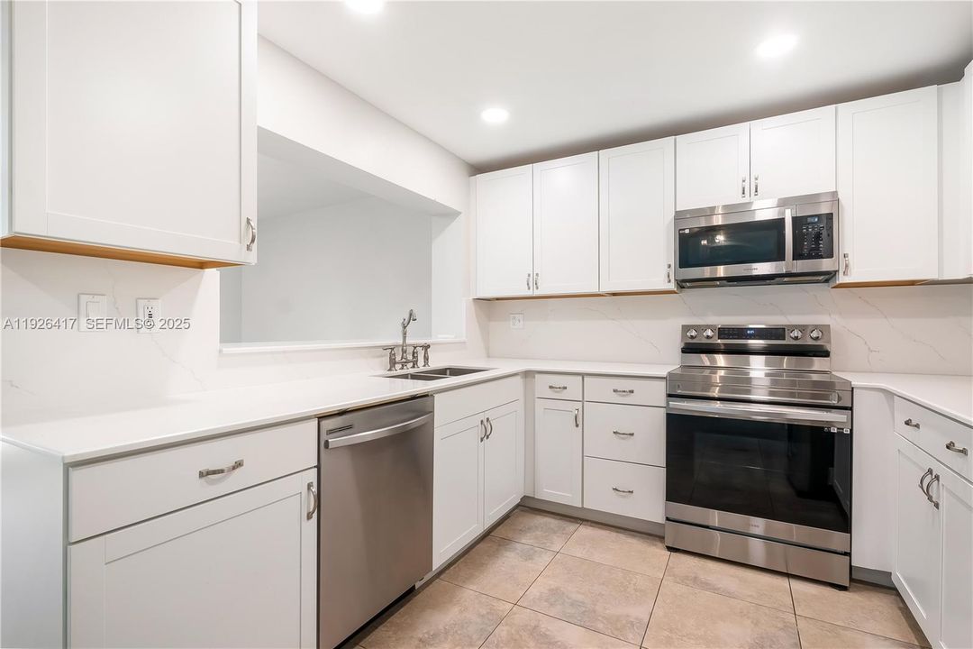 В аренду: $3,100 (3 спален, 2 ванн, 1471 Квадратных фут)