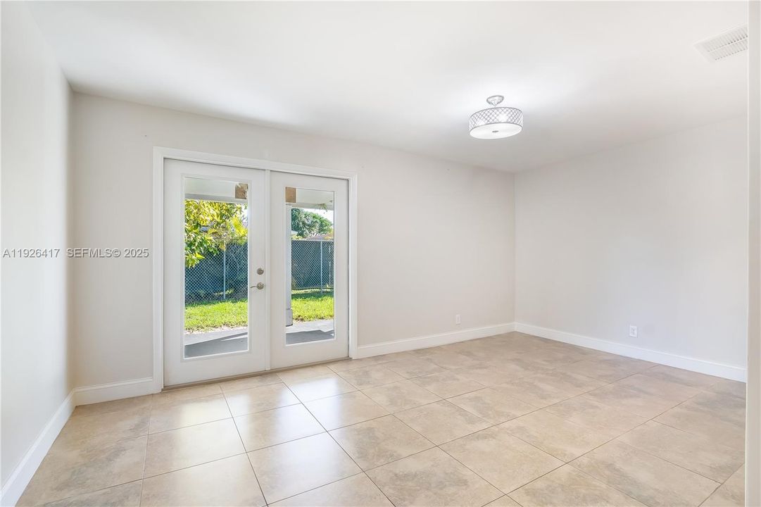 В аренду: $3,100 (3 спален, 2 ванн, 1471 Квадратных фут)