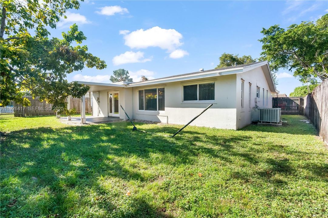 В аренду: $3,100 (3 спален, 2 ванн, 1471 Квадратных фут)