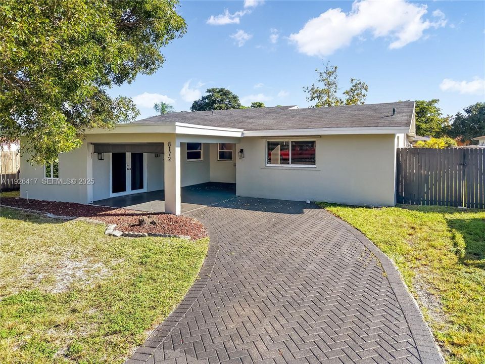 В аренду: $3,100 (3 спален, 2 ванн, 1471 Квадратных фут)