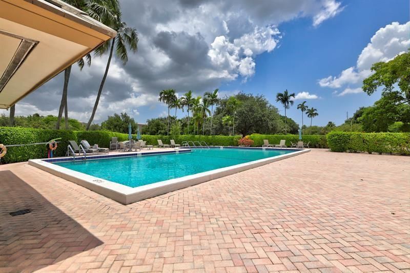 MARTINIQUE POOL