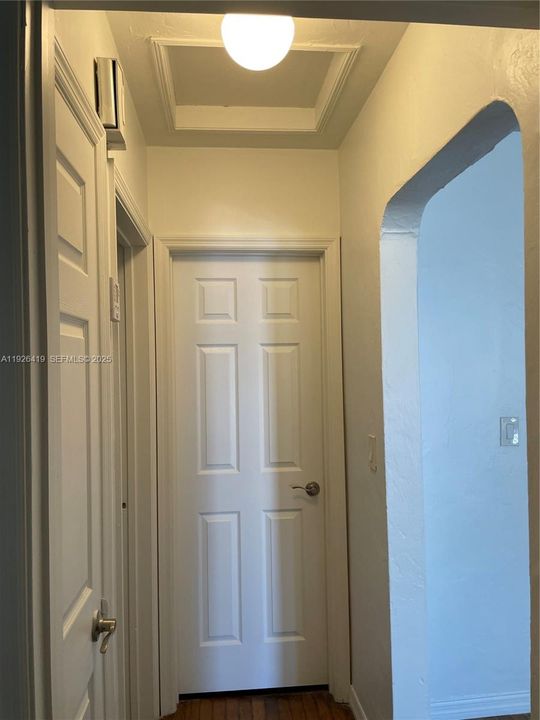 For Rent: $2,800 (2 beds, 1 baths, 986 Square Feet)