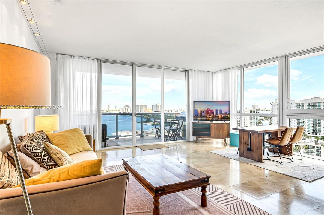 В аренду: $5,500 (3 спален, 2 ванн, 1712 Квадратных фут)