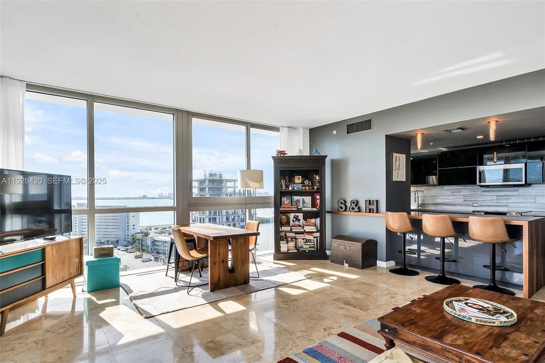 В аренду: $5,500 (3 спален, 2 ванн, 1712 Квадратных фут)