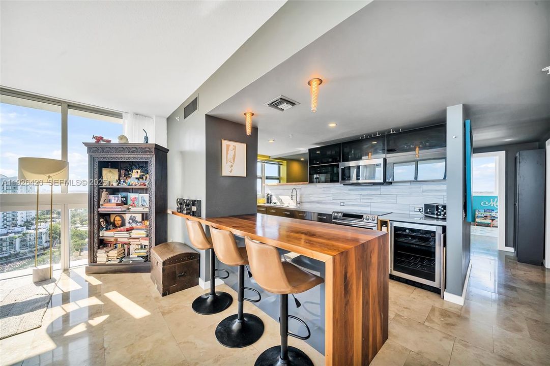 В аренду: $5,500 (3 спален, 2 ванн, 1712 Квадратных фут)