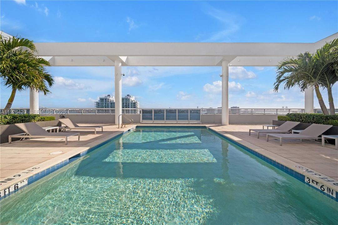 В аренду: $5,500 (3 спален, 2 ванн, 1712 Квадратных фут)