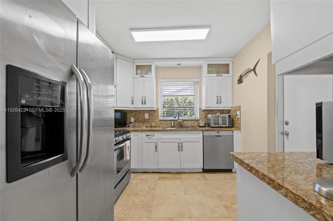 待售: $975,000 (3 贝兹, 2 浴室, 1232 平方英尺)