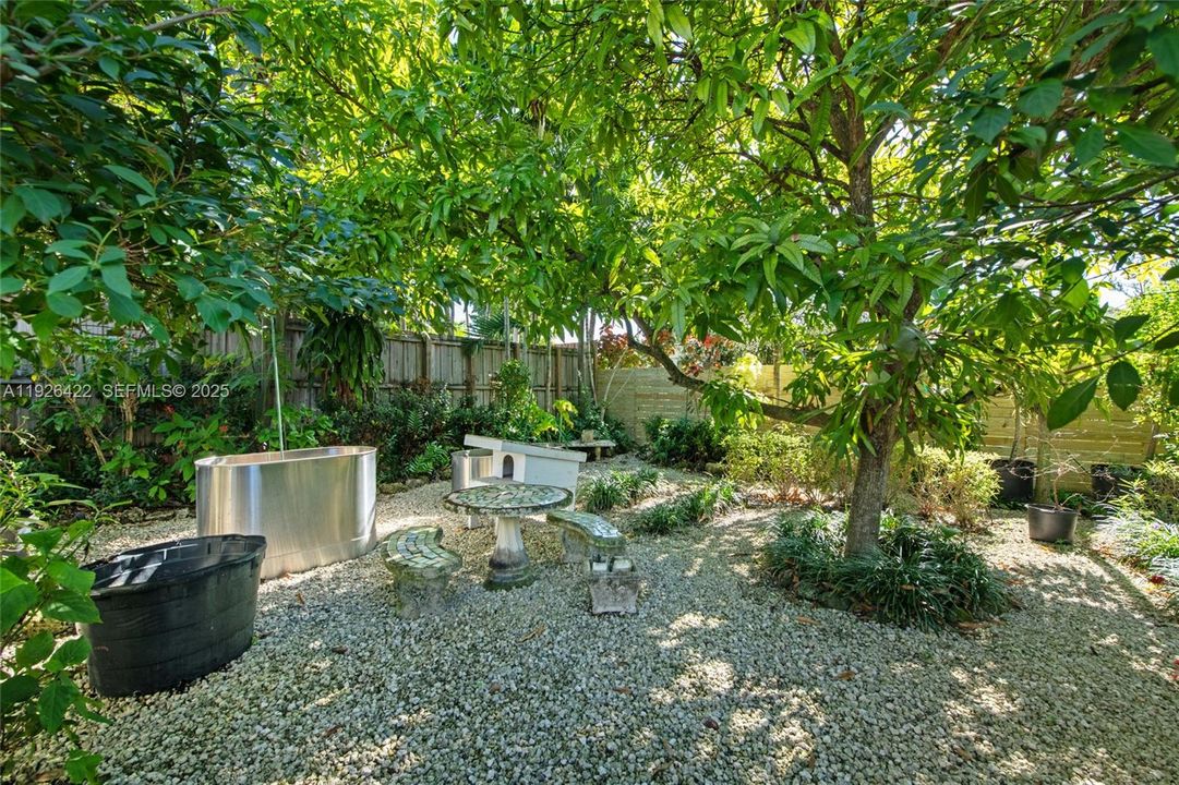 待售: $975,000 (3 贝兹, 2 浴室, 1232 平方英尺)