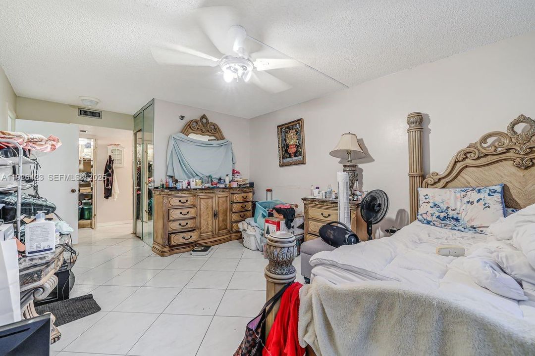 For Sale: $260,000 (3 beds, 2 baths, 1310 Square Feet)