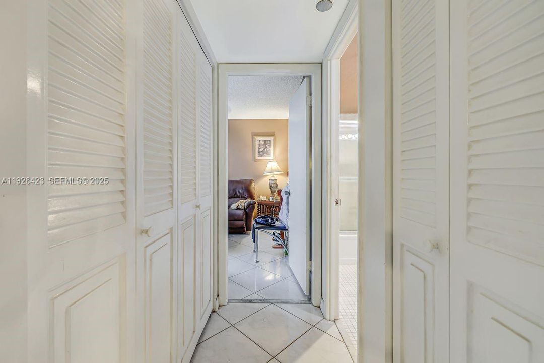 For Sale: $260,000 (3 beds, 2 baths, 1310 Square Feet)