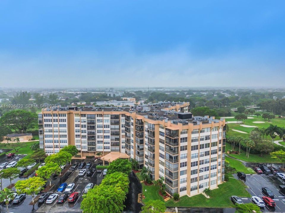 For Sale: $260,000 (3 beds, 2 baths, 1310 Square Feet)