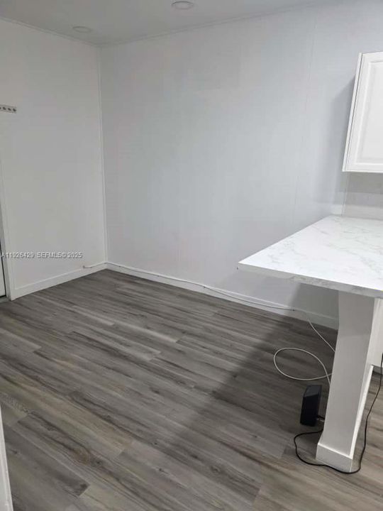 For Rent: $2,200 (2 beds, 1 baths, 1257 Square Feet)