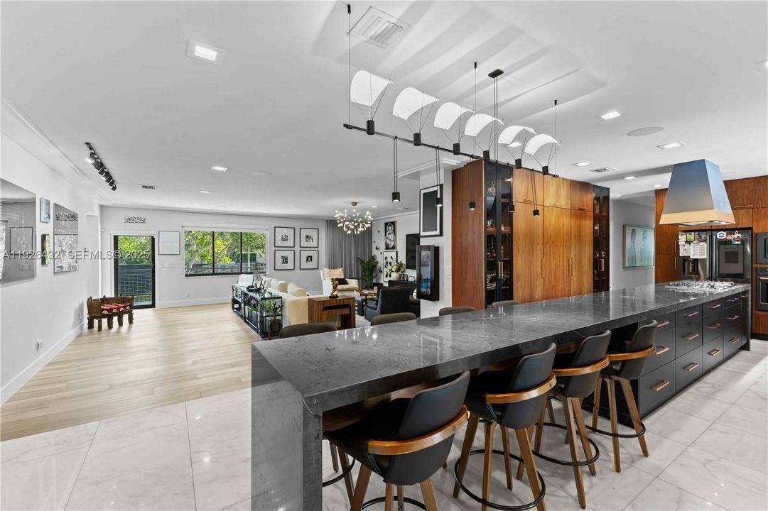 В аренду: $15,000 (4 спален, 5 ванн, 3845 Квадратных фут)