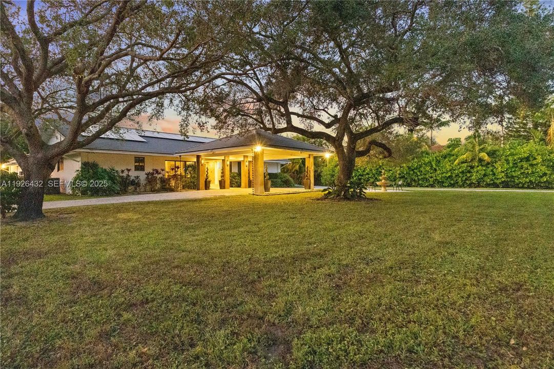 В аренду: $15,000 (4 спален, 5 ванн, 3845 Квадратных фут)