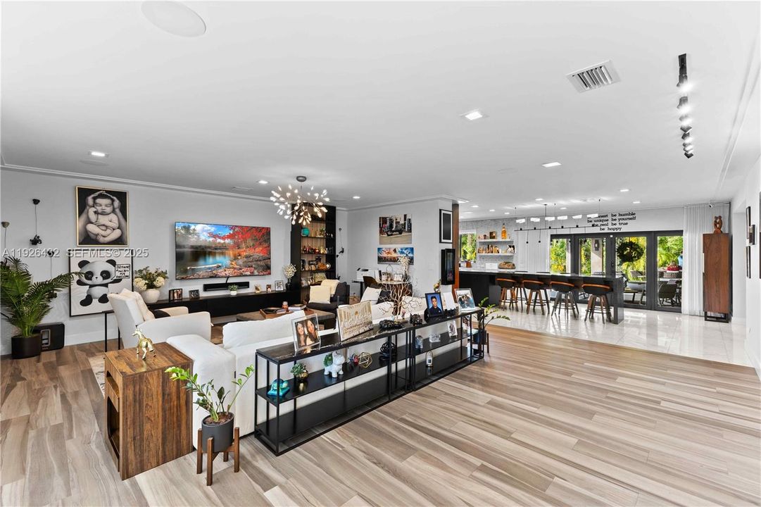 В аренду: $15,000 (4 спален, 5 ванн, 3845 Квадратных фут)