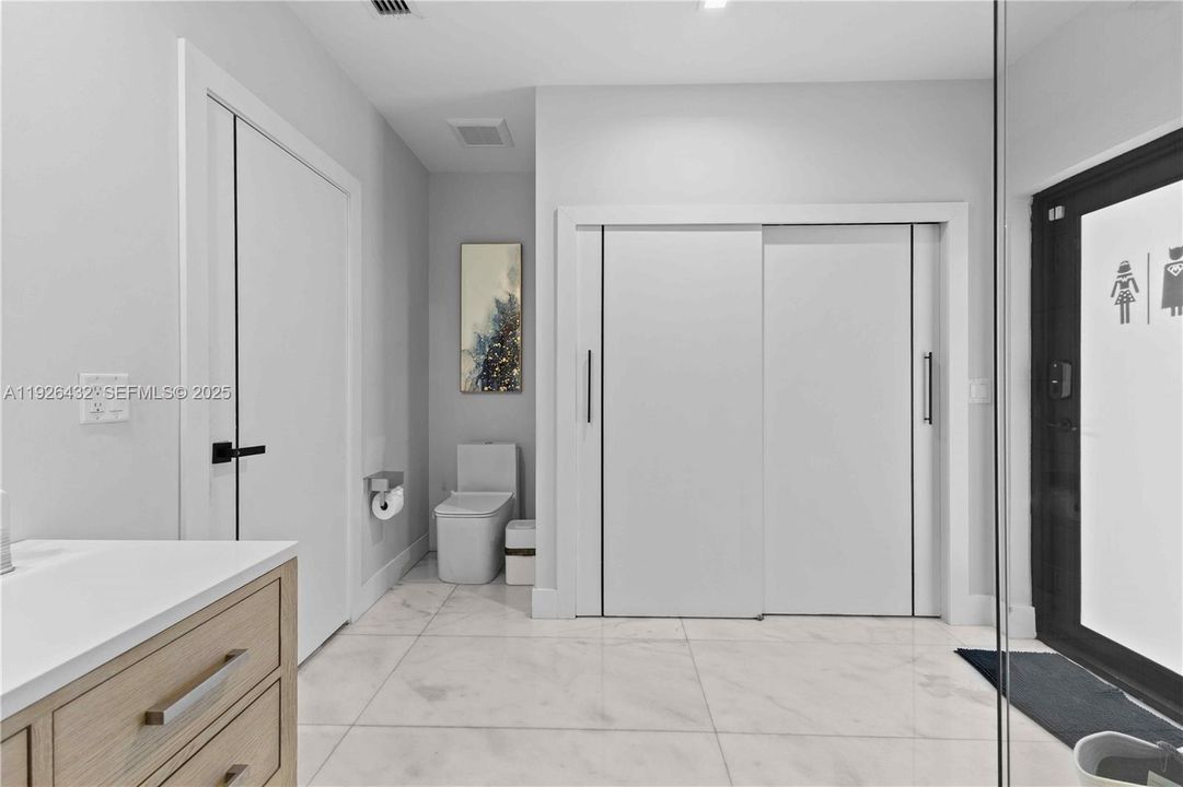 В аренду: $15,000 (4 спален, 5 ванн, 3845 Квадратных фут)