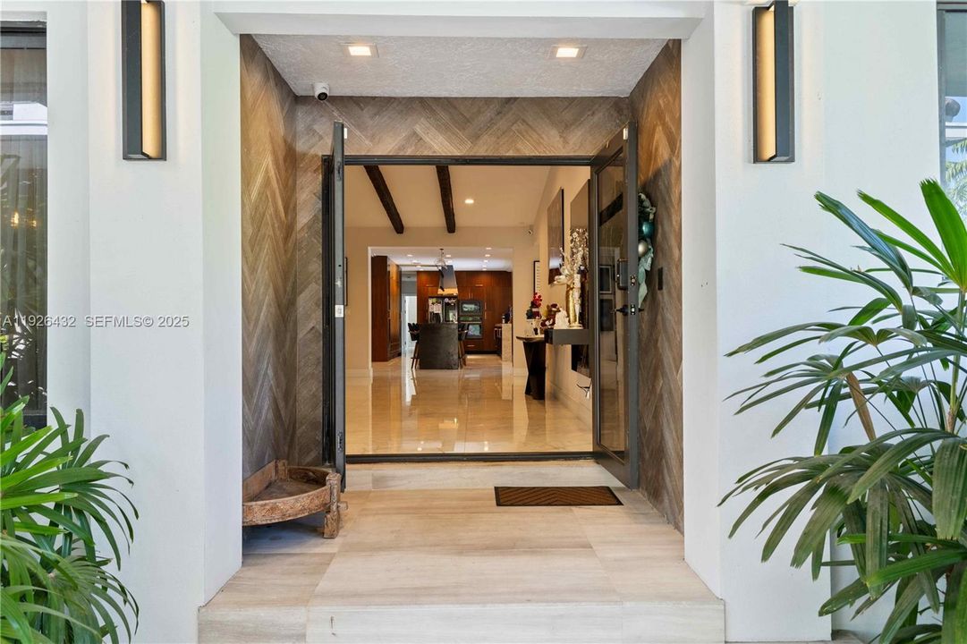 В аренду: $15,000 (4 спален, 5 ванн, 3845 Квадратных фут)