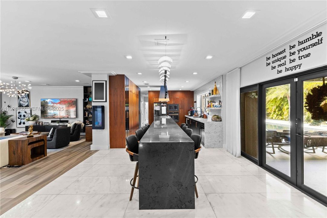 В аренду: $15,000 (4 спален, 5 ванн, 3845 Квадратных фут)