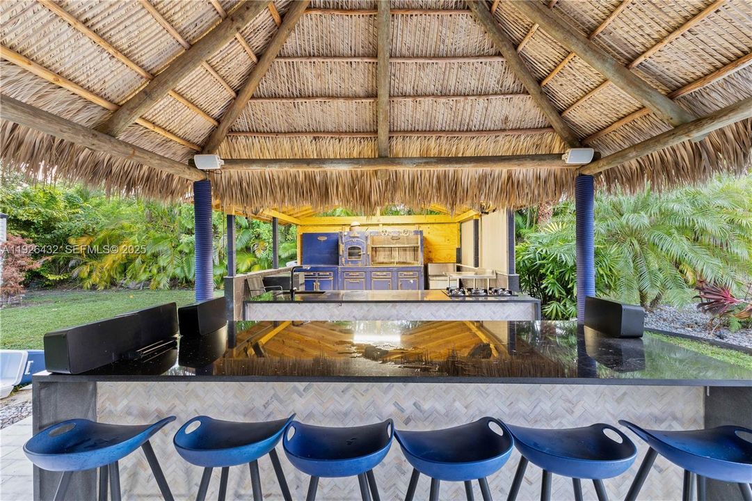 В аренду: $15,000 (4 спален, 5 ванн, 3845 Квадратных фут)